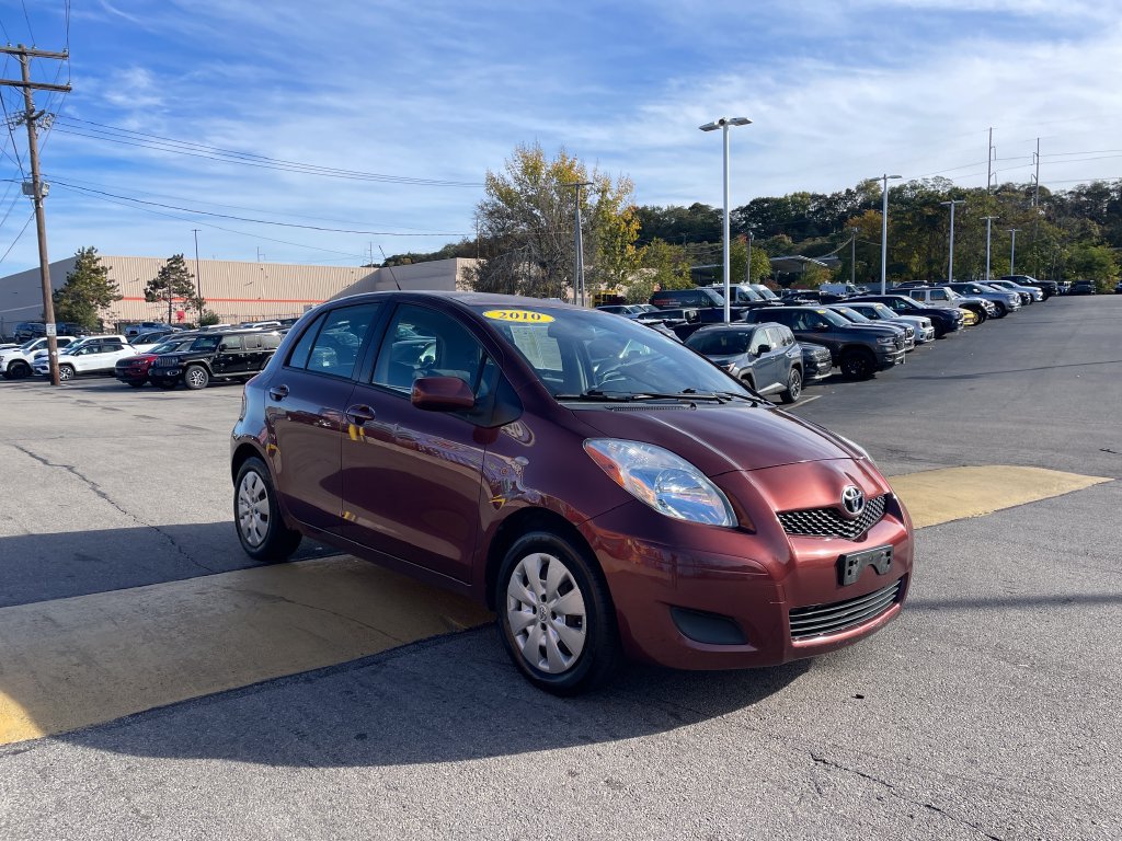 Used 2010 Toyota Yaris 4-Door Hatchback FWD image 6