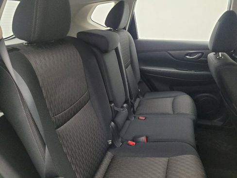Used 2018 Nissan Rogue S FWD image 19
