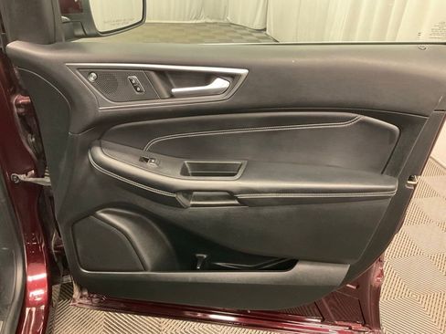 Used 2023 Ford Edge Titanium image 28