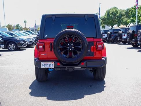 Used 2023 Jeep Wrangler Unlimited Sahara w/ Dual Top Group AWD/4WD image 7