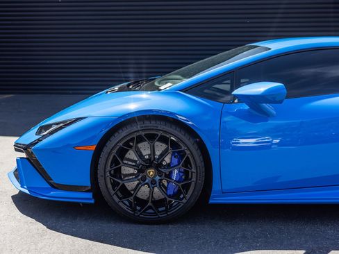 Used 2024 Lamborghini Huracan Tecnica RWD image 12