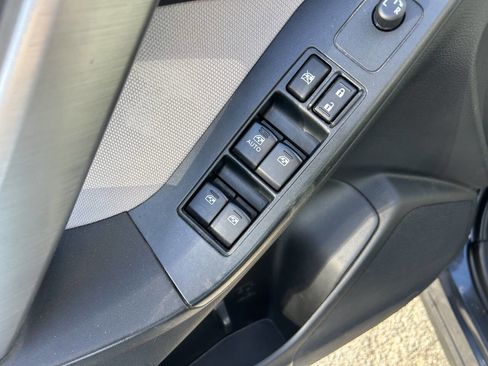 Used 2014 Subaru Forester 2.5i Premium w/ All-Weather Package image 9