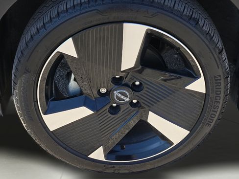 Used 2025 Nissan Kicks SR FWD image 17
