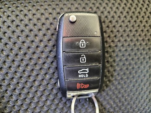 Used 2020 Kia Optima LX image 32