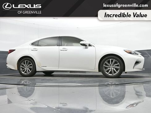 Used 2017 Lexus ES 300h w/ Luxury Package FWD image 11