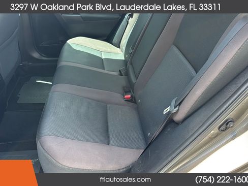 Used 2017 Toyota Corolla LE image 27