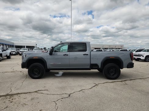 Used 2024 GMC Sierra 2500 AT4X w/ AT4X AEV Edition AWD/4WD image 4