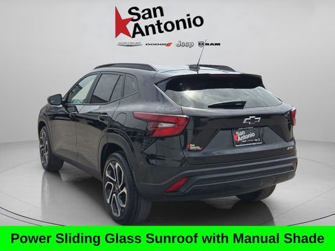 Used 2025 Chevrolet Trax RS w/ Sunroof Package image 6