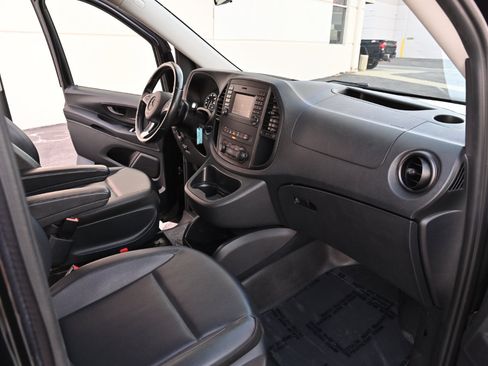 Used 2018 Mercedes-Benz Metris Passenger image 12