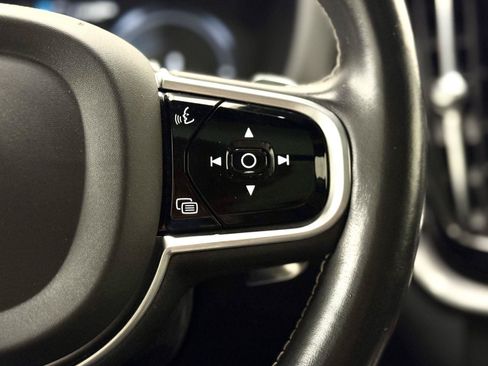 Used 2020 Volvo XC60 T8 R-Design AWD/4WD image 19