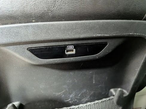 Used 2019 Chrysler Pacifica Limited image 28