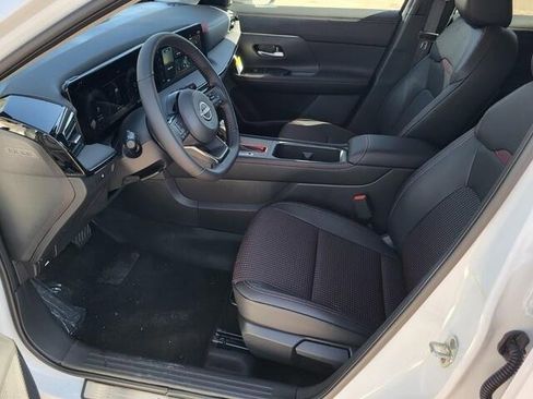 New 2025 Nissan Kicks SR image 15