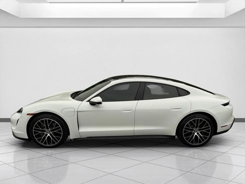 Used 2021 Porsche Taycan RWD image 10