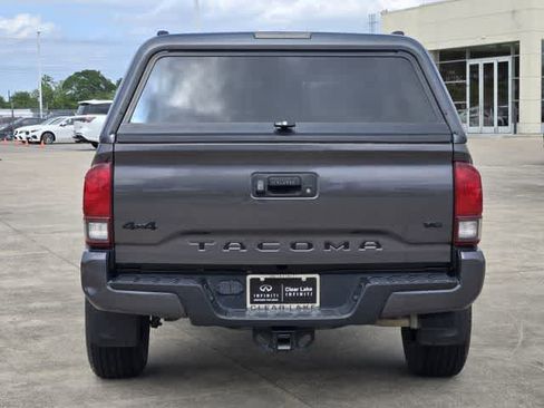 Used 2020 Toyota Tacoma SR5 w/ Technology Package AWD/4WD image 5