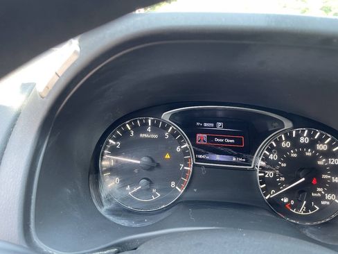 Used 2019 Nissan Pathfinder S AWD/4WD image 14