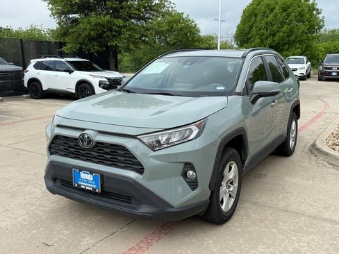 Used 2019 Toyota RAV4 XLE w/ Convenience Package image 1