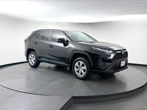 Used 2024 Toyota RAV4 LE FWD image 11
