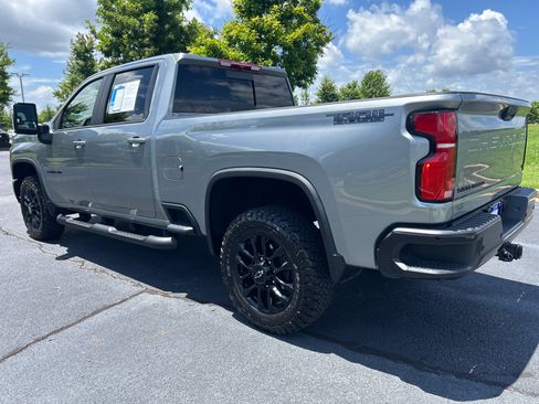 Used 2025 Chevrolet Silverado 2500 LT w/ Trail Boss Package AWD/4WD image 7
