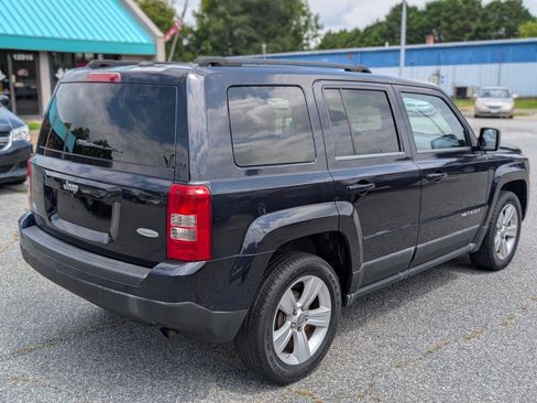 Used 2011 Jeep Patriot Latitude FWD image 8