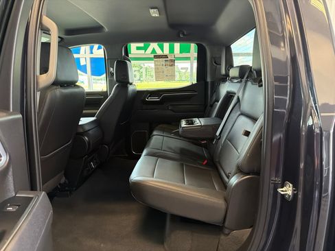 Used 2025 GMC Sierra 1500 SLT AWD/4WD image 13