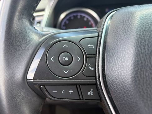 Used 2018 Toyota Camry SE FWD image 8