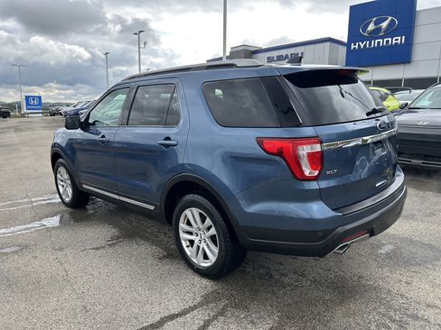 Used 2018 Ford Explorer XLT AWD/4WD image 13