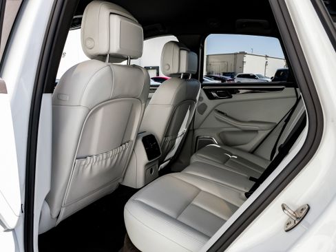 Used 2017 Porsche Macan S image 39