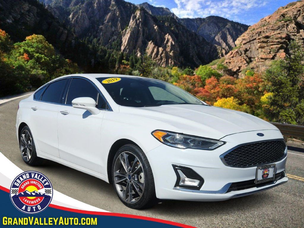 Used 2019 Ford Fusion Titanium FWD image 1