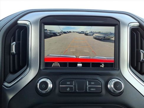 Used 2020 GMC Sierra 1500 SLE w/ SLE Value Package image 21