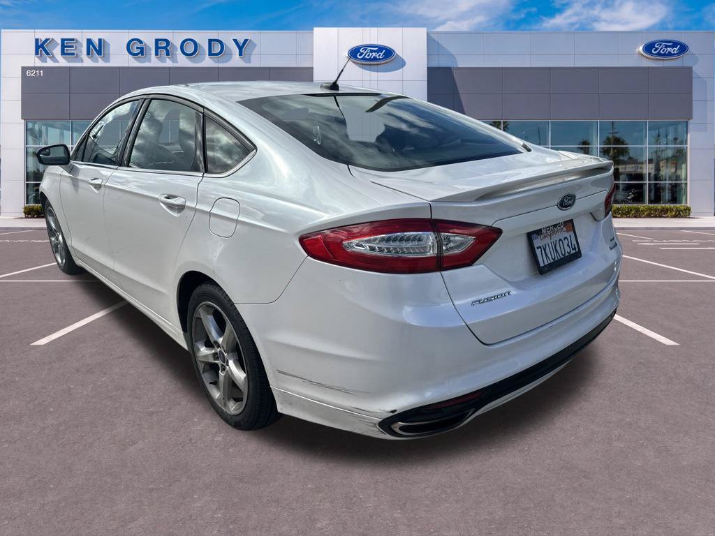 Used 2015 Ford Fusion SE w/ Equipment Group 201A FWD image 6