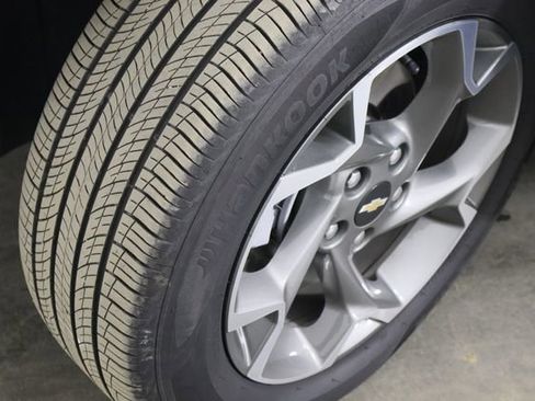 Used 2025 Chevrolet Trax LT w/ LT Convenience Package image 36