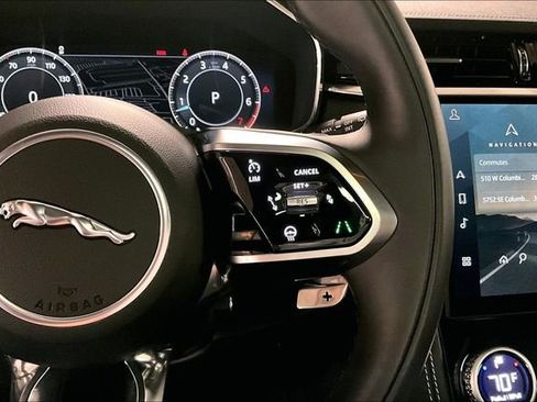 Certified 2025 Jaguar F-PACE R-Dynamic S image 21