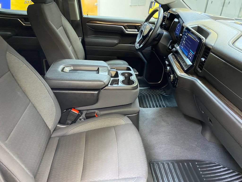Used 2026 Chevrolet Silverado 1500 RST AWD/4WD image 26