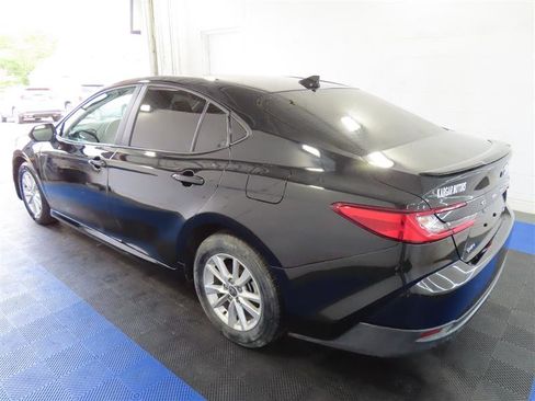 Used 2025 Toyota Camry LE w/ Convenience Package FWD image 6