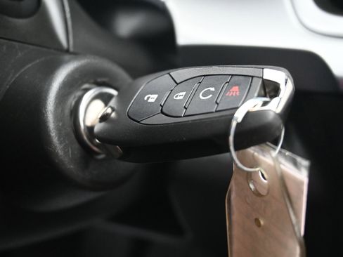 Certified 2024 Chevrolet Trax RS w/ Driver Confidence Package image 17