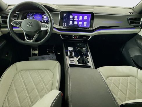 Used 2025 Volkswagen Atlas Cross Sport SEL Premium R-Line image 26