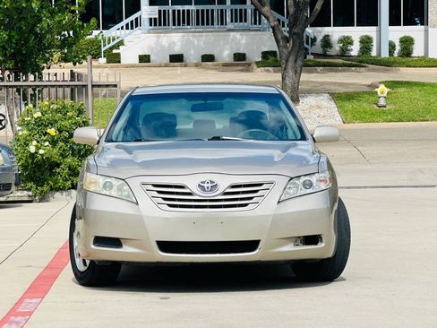 Used 2009 Toyota Camry FWD image 2