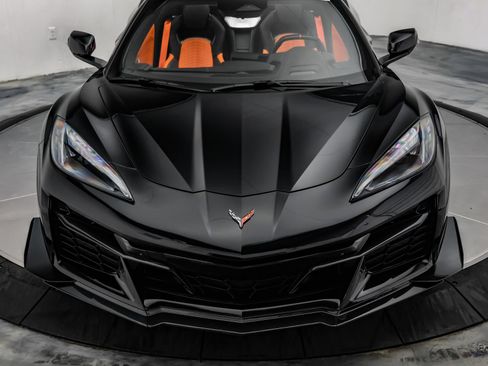 Used 2025 Chevrolet Corvette Z06 RWD image 40