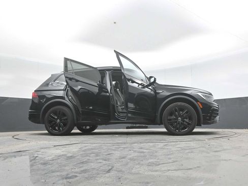 Used 2022 Volkswagen Tiguan SE R-Line AWD/4WD image 62