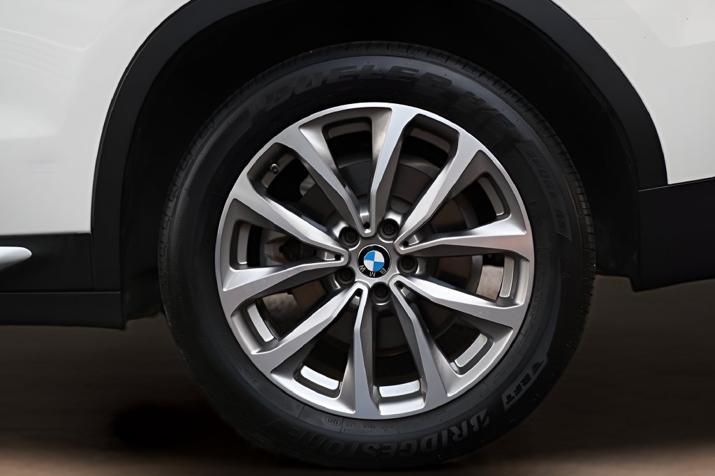Used 2019 BMW X3 sDrive30i w/ Convenience Package RWD image 7