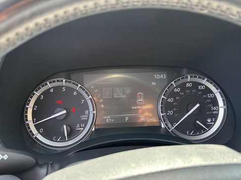 Used 2022 Toyota Highlander XLE AWD/4WD image 3