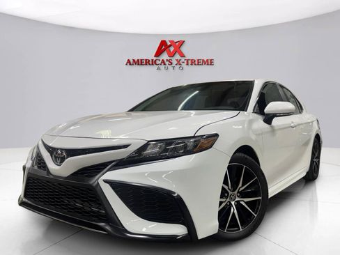 Used 2023 Toyota Camry SE w/ Convenience Package FWD image 1