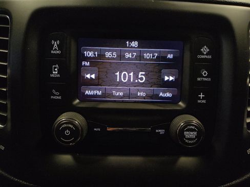 Used 2018 Jeep Compass Latitude AWD/4WD image 25