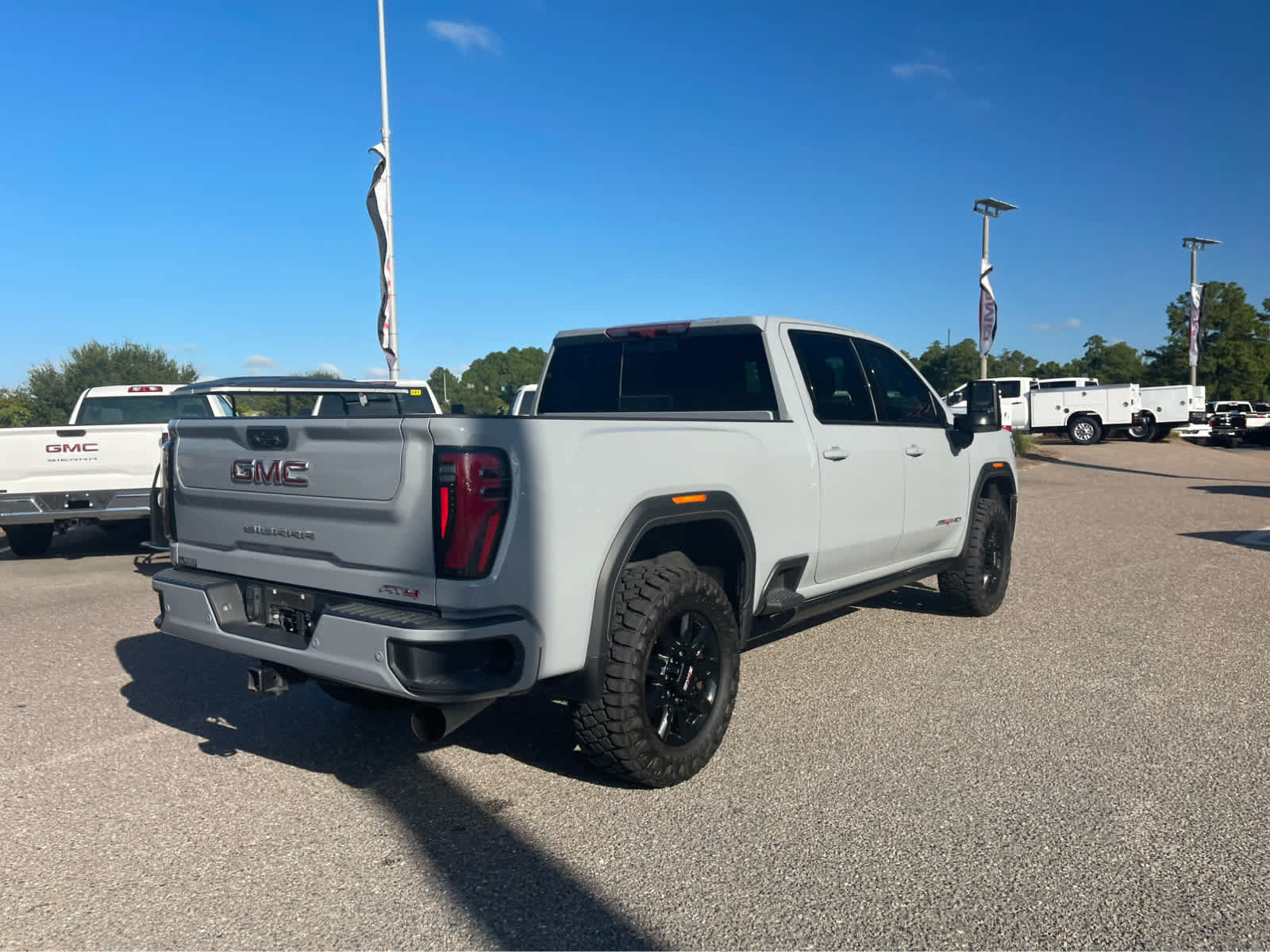 Used 2024 GMC Sierra 2500 AT4 w/ AT4 Premium Plus Package AWD/4WD image 5