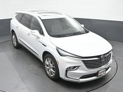 Used 2023 Buick Enclave Essence w/ Experience Buick Package AWD/4WD image 32