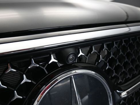 Used 2025 Mercedes-Benz E 350 4MATIC Sedan image 50