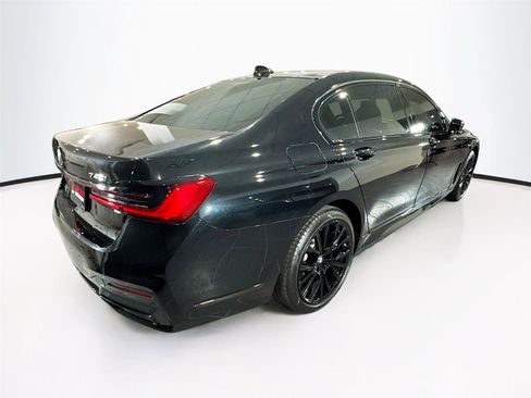 Used 2022 BMW 740i w/ M Sport Package RWD image 40