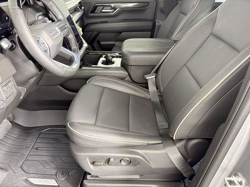 Used 2026 GMC Yukon XL Elevation w/ Elevation Premium Package RWD image 7