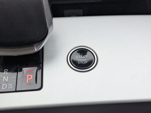 Used 2024 Land Rover Range Rover Autobiography image 19