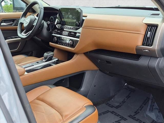 Used 2024 Nissan Pathfinder Platinum FWD image 20